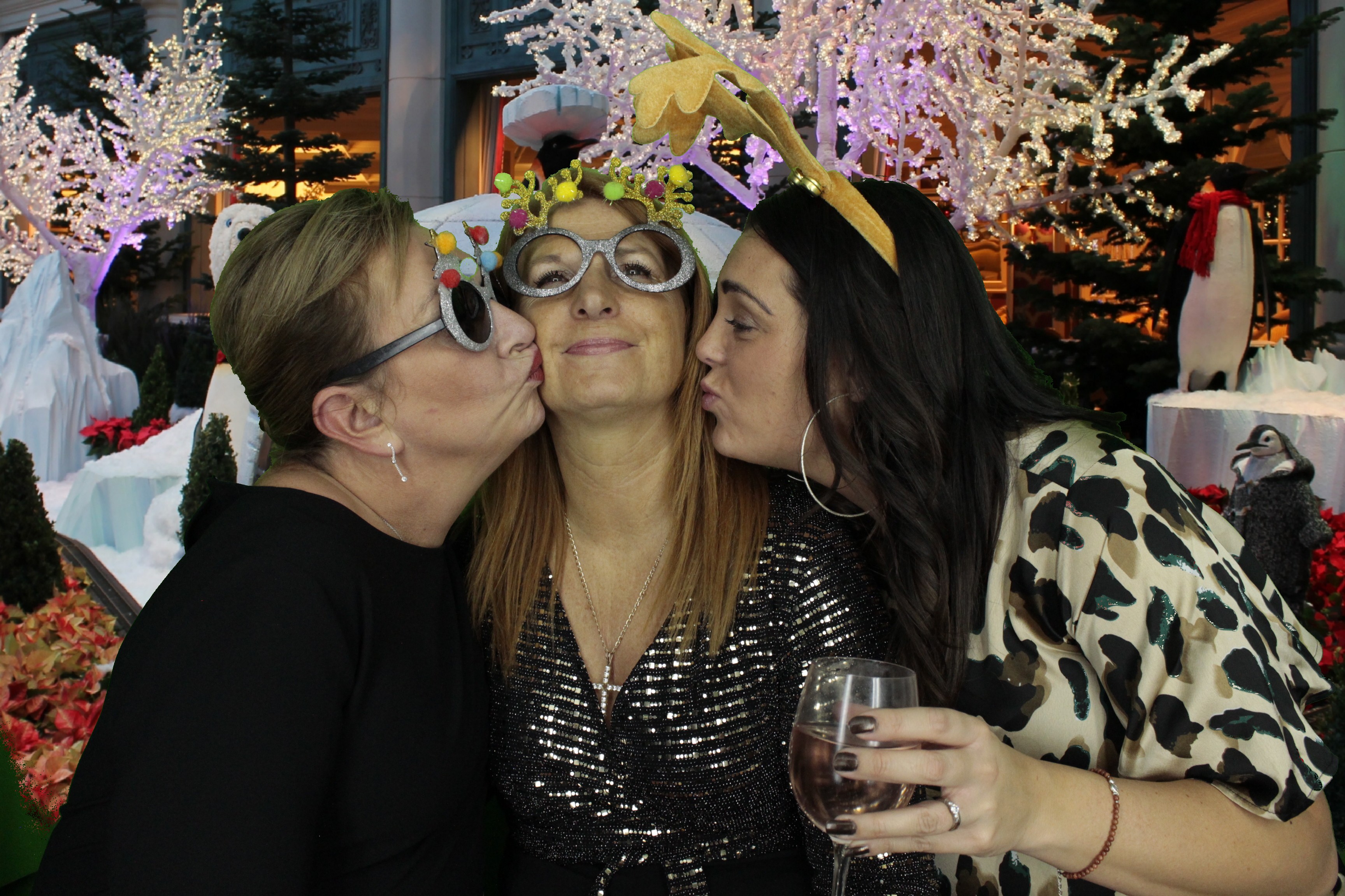Silvermere Christmas Party | View more photos from the event at gallery.myphotoboothexperience.co.uk/u/MyPhotoBoothExperienceLtd/Silvermere-Christmas-Party-3